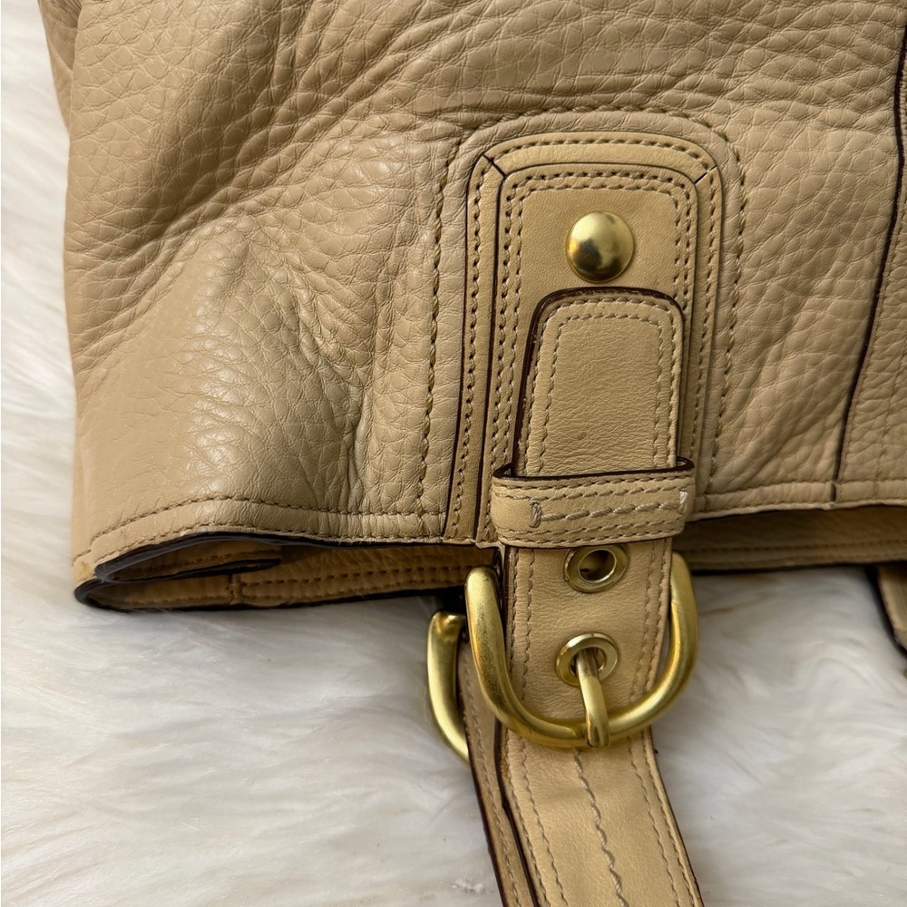 Coach Cream Leather Shoulder Bag - Picture 10 of 14